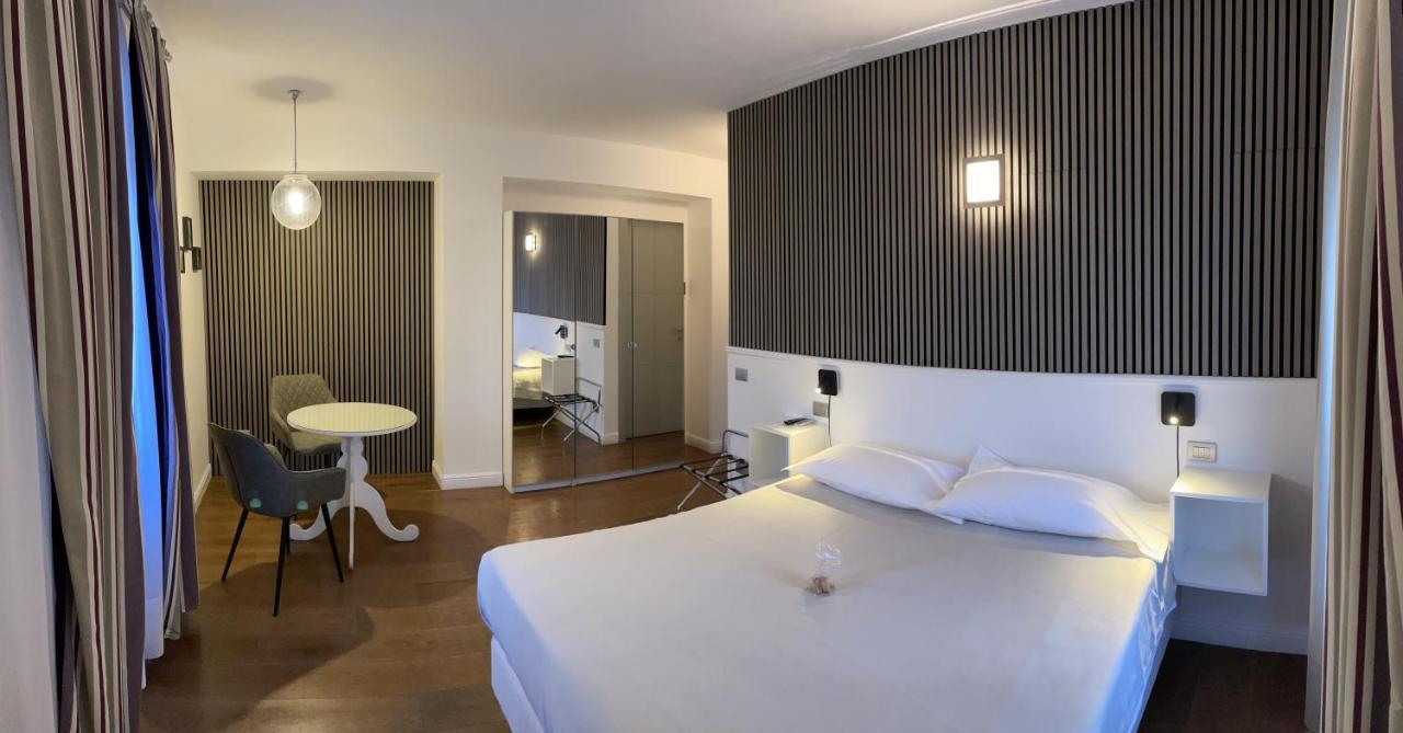 Il Vecchio Borgo Relais Hotel Como Luaran gambar